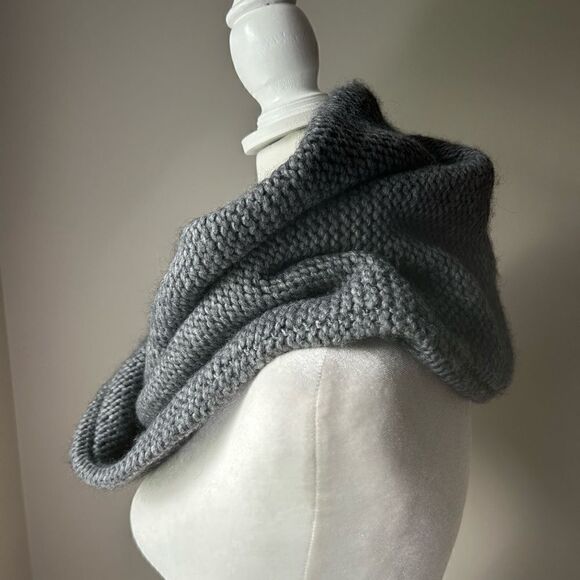 Portolano Gray wool/Polyester Blend Infinity Scarf - Picture 2 of 6